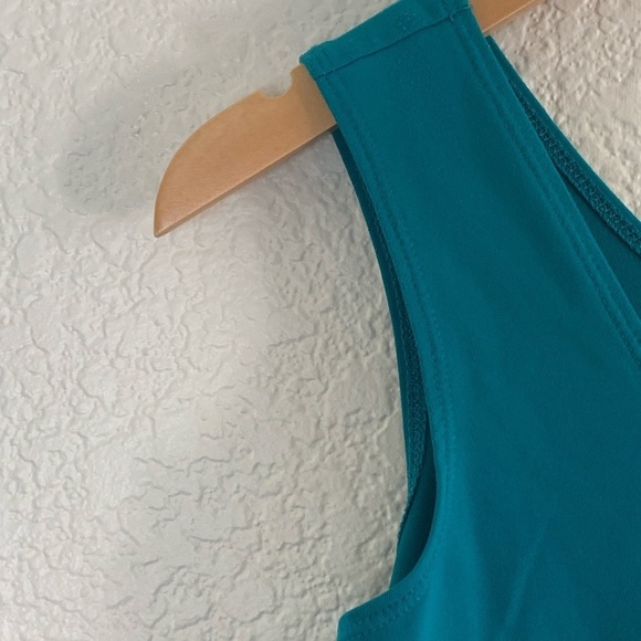Chico’s | Like new Turquoise scoop neck tank top blouse size 0 small - Picture 3 of 8